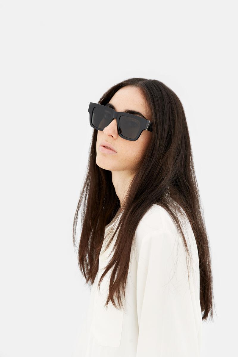 Mega black (disponibile in 10 giorni)