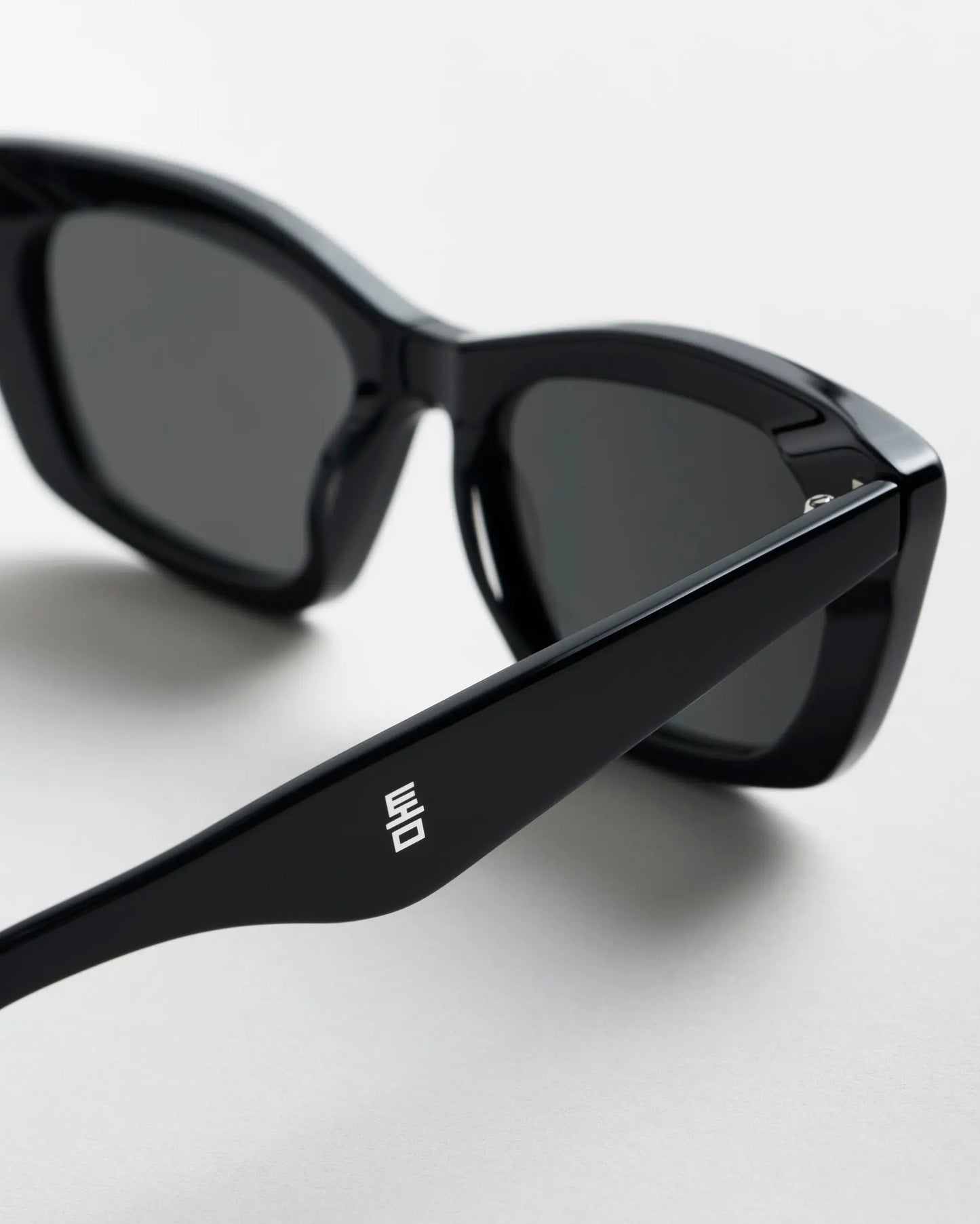 Tom Greyhound LIMITED (disponibile in 10 giorni)