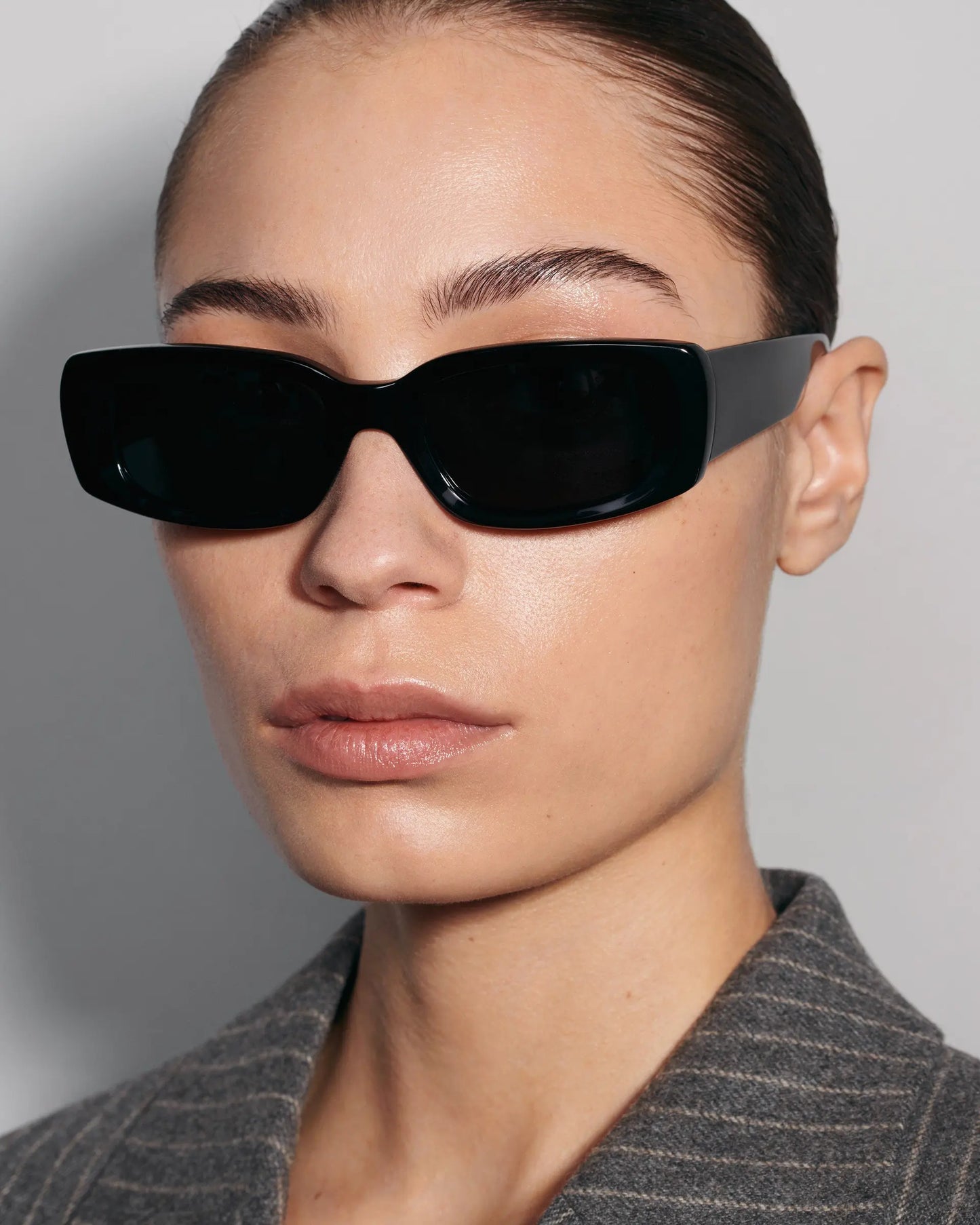 10 Black (disponibile in 10 giorni)